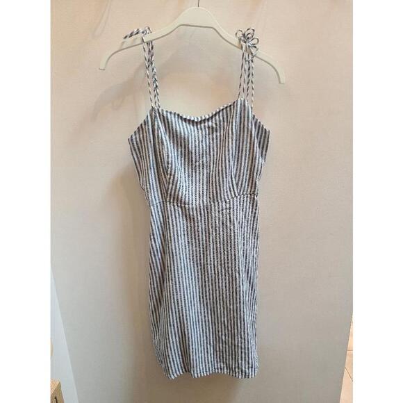 NWT - Old Navy - Fit & Flare Tie Strap Cami Mini Linen Dress - Pinstripe - S - Picture 5 of 13